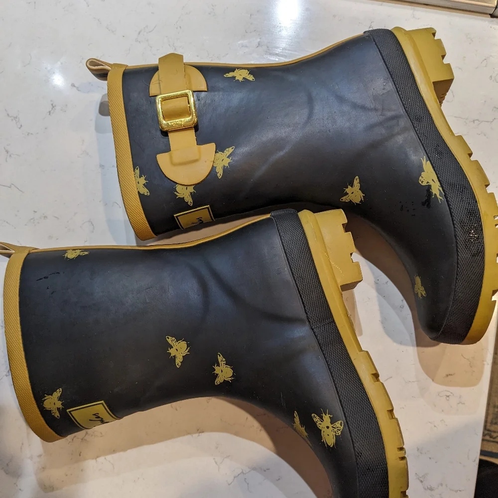 Bumble Bee Welly Rain Boots